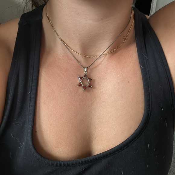 Red Jewish star necklace - Picture 2 of 5